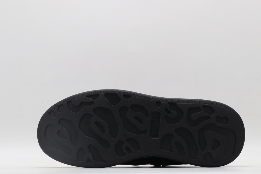 a1exa*der Mcqv*en all black