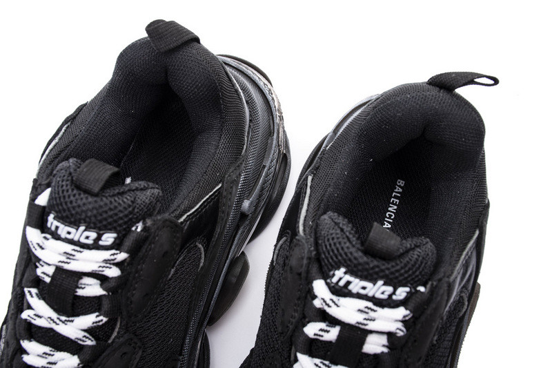 Ba*len*cia*ga triple s triple black 541624- w09o1-1000