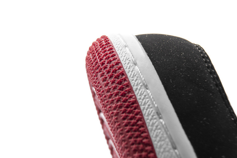 jordan 1 low black toe 553558-116