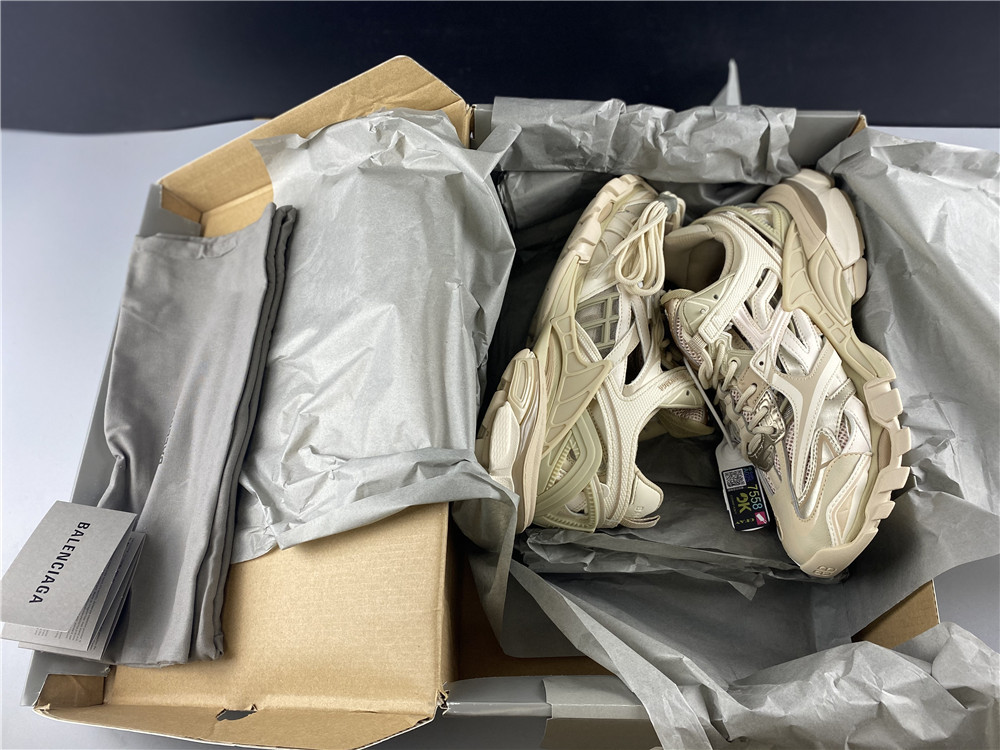 Ba*len*cia*ga track 4