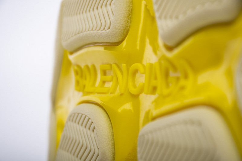 Ba*len*cia*ga triple s trainer ssense exclusive