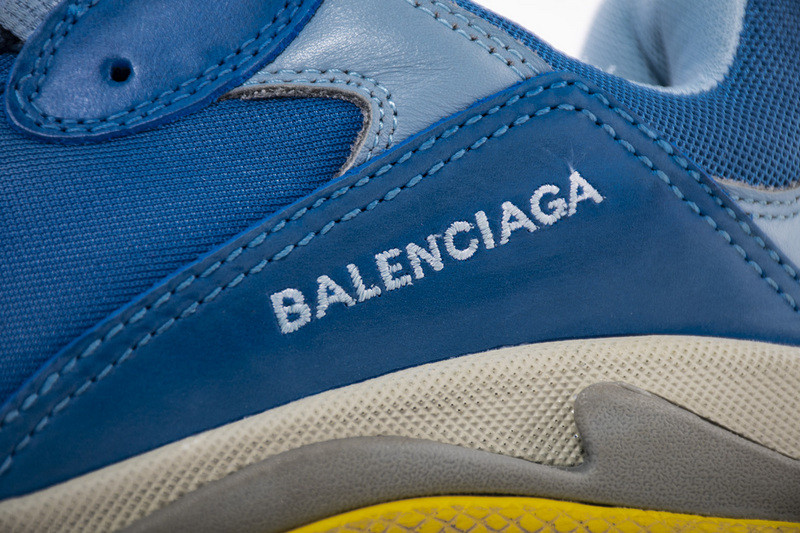 Ba*len*cia*ga triple s trainer ssense exclusive