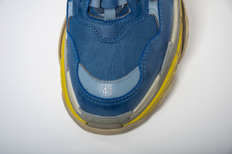 Ba*len*cia*ga triple s trainer ssense exclusive