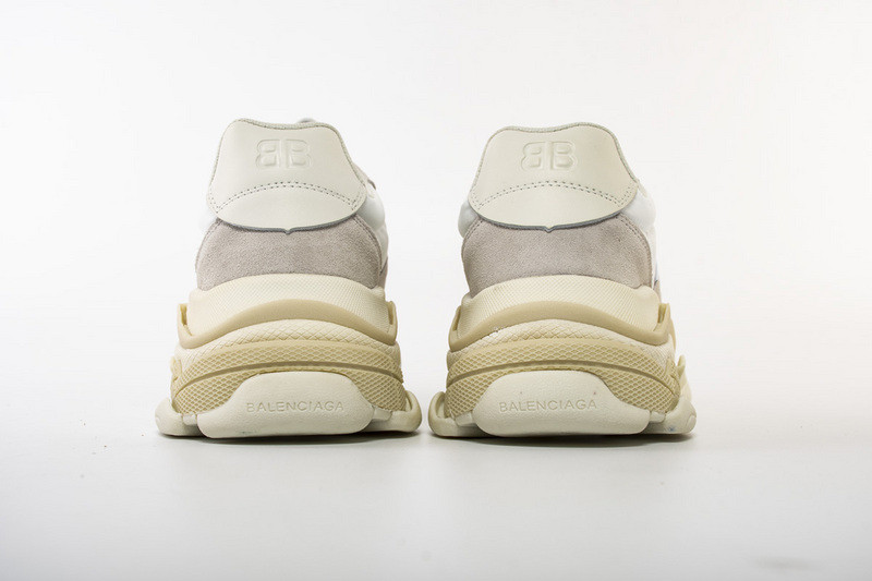 Ba*len*cia*ga white triple s trainers