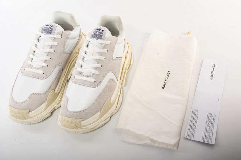 Ba*len*cia*ga white triple s trainers