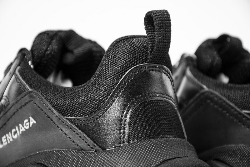 Ba*len*cia*ga triple s triple black