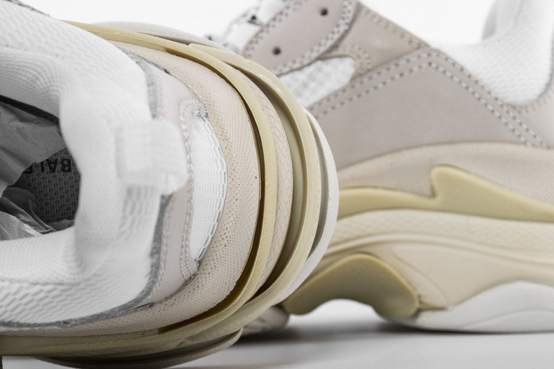 Ba*len*cia*ga triple s trainers white