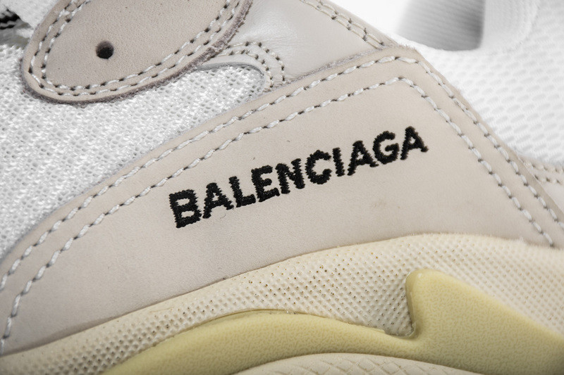 Ba*len*cia*ga triple s trainers white