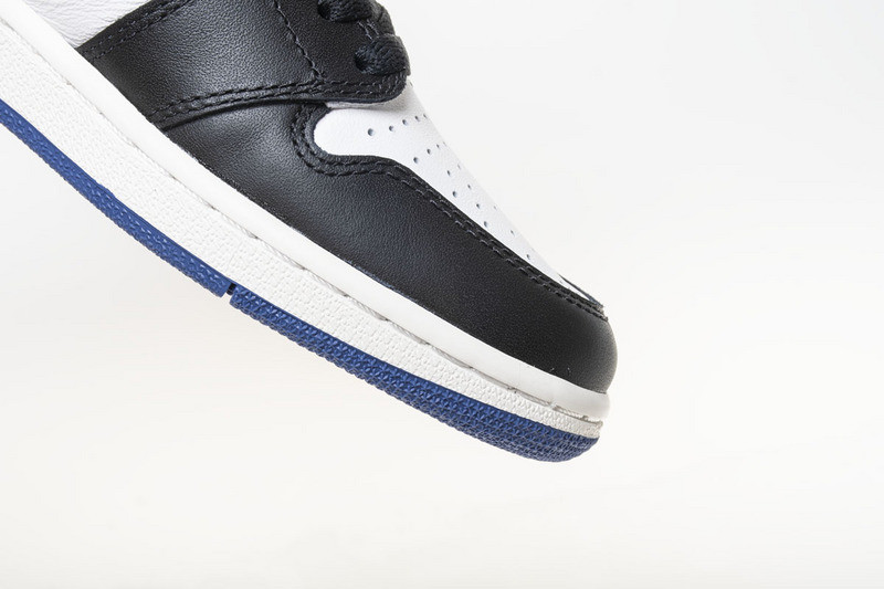 air jordan 1 retro high og blue moon 555088-115