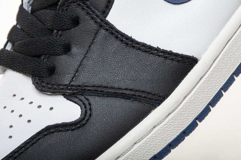 air jordan 1 retro high og blue moon 555088-115