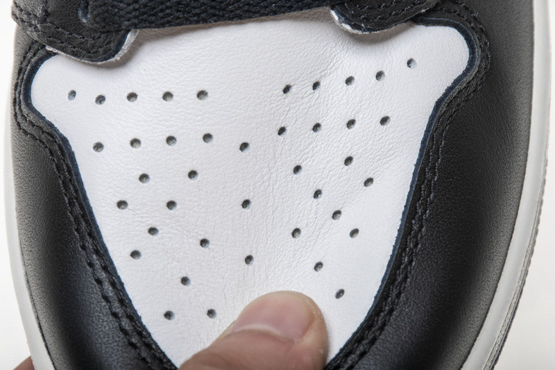 air jordan 1 retro high og blue moon 555088-115