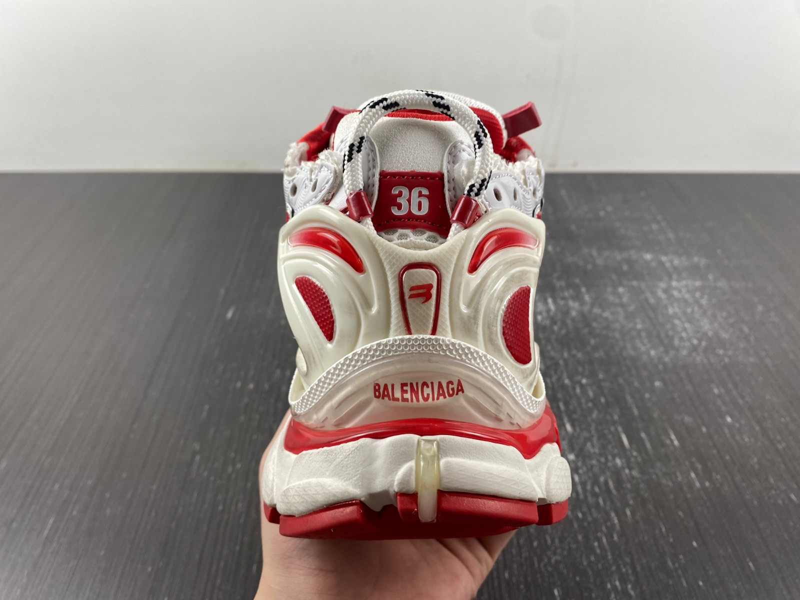 Ba*len*cia*ga runner sneaker