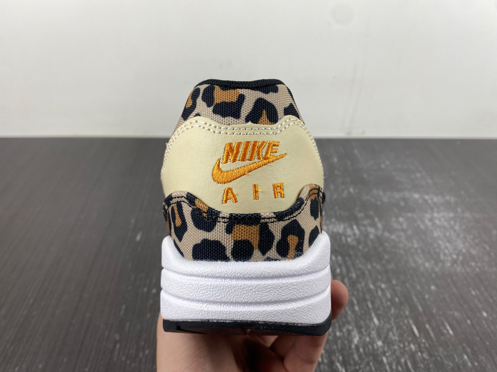 nike air max 1 leopard (women