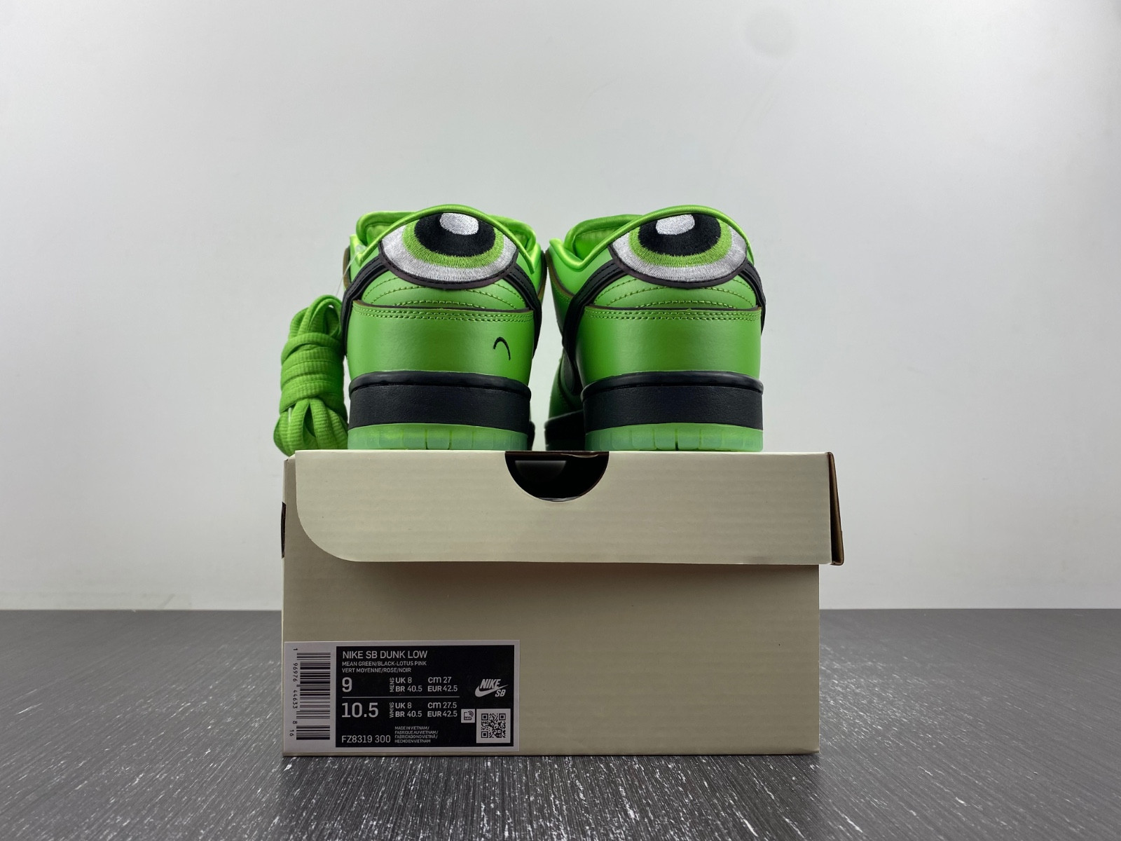 the powerpuff girls x nike sb dunk low buttercup fz8319-300