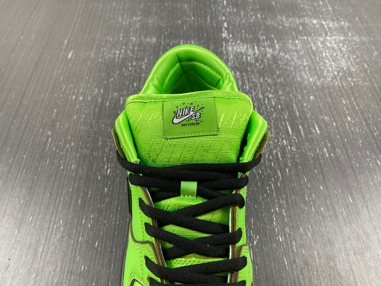 the powerpuff girls x nike sb dunk low buttercup fz8319-300