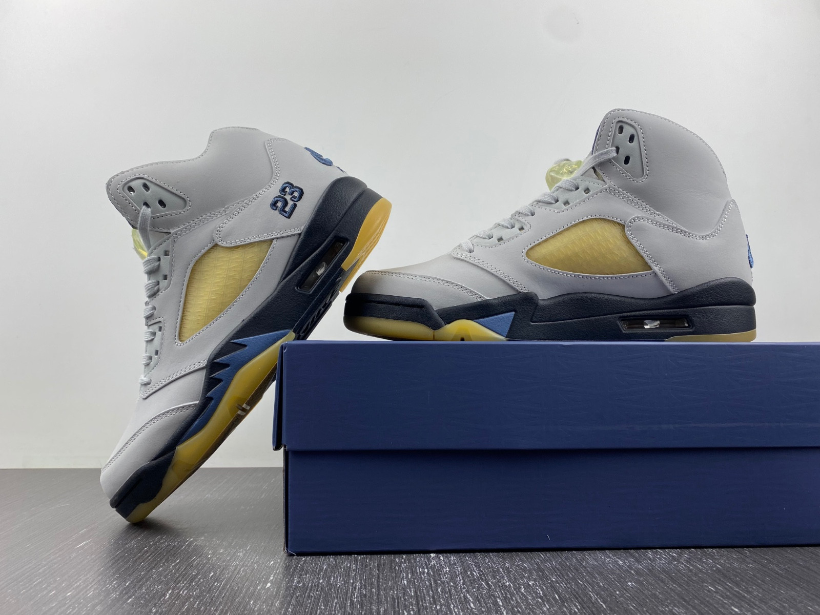 a ma maniere x air jordan 5 “diffused blue x aj5 fz5758-004
