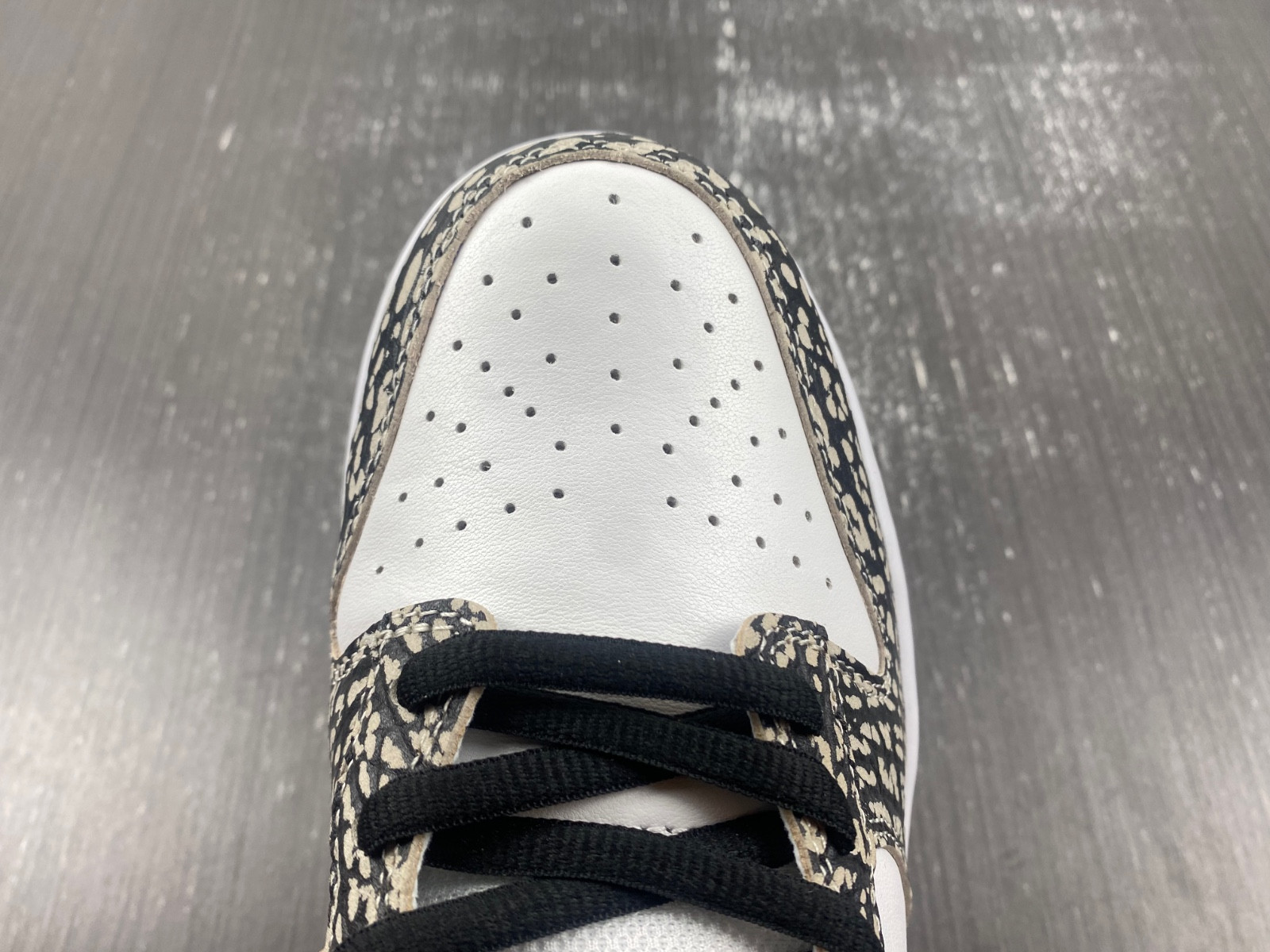 nike sb dunk low “white cement 304292-001