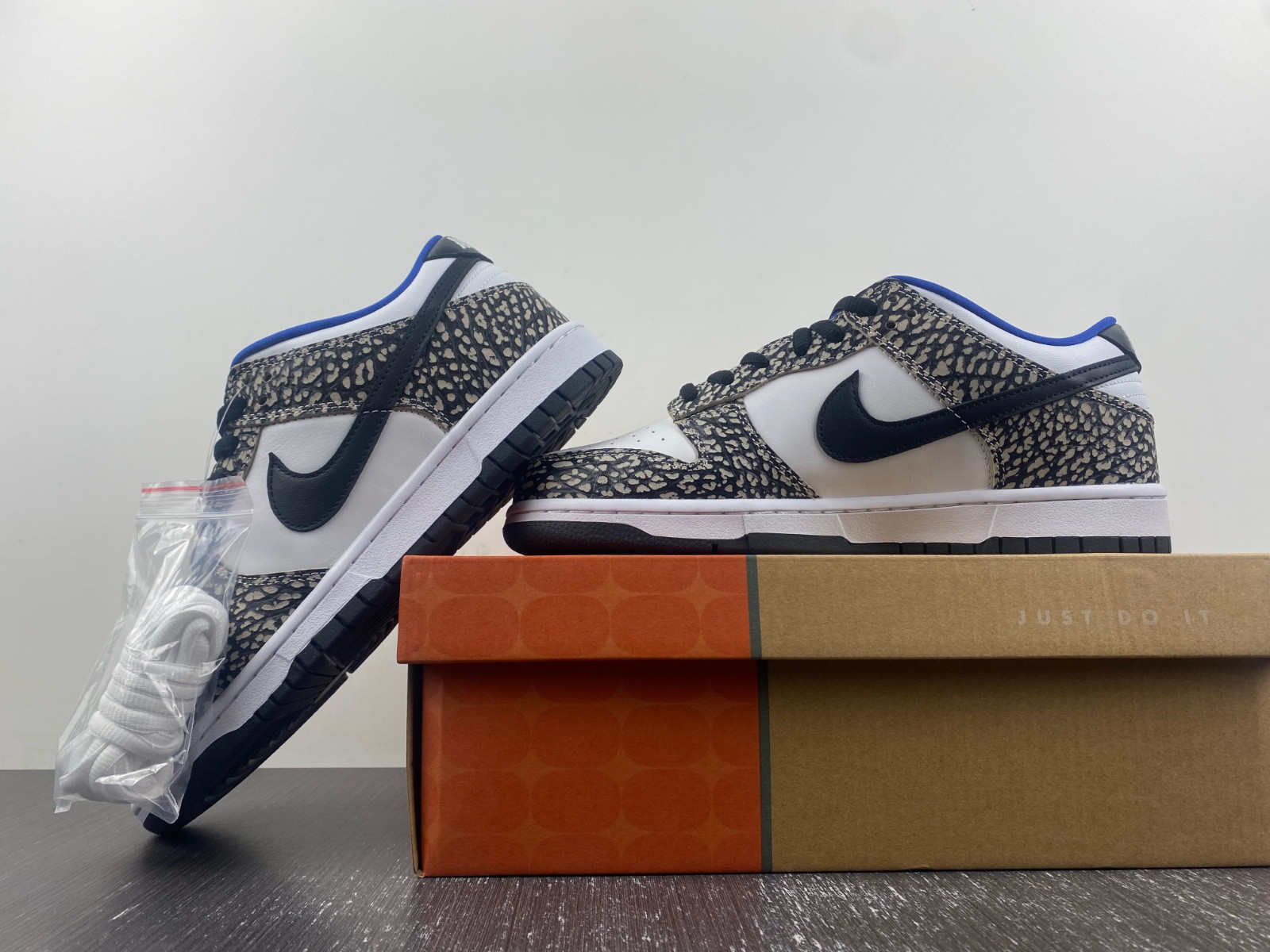 nike sb dunk low “white cement 304292-001