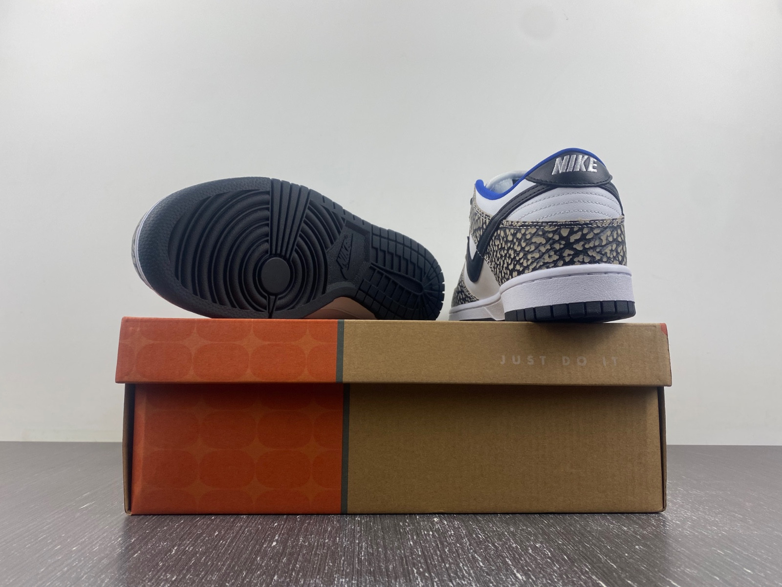 nike sb dunk low “white cement 304292-001