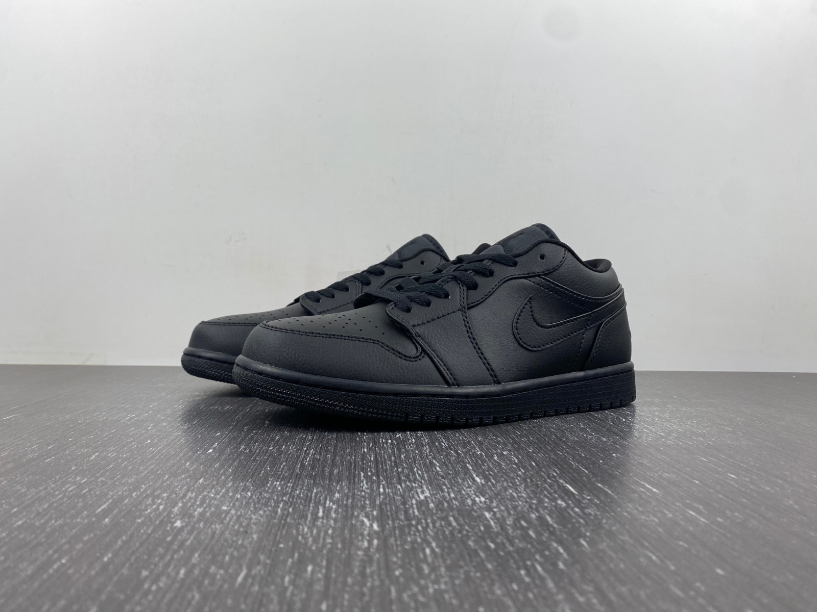 air jordan 1 low ''triple black'' 553558-091