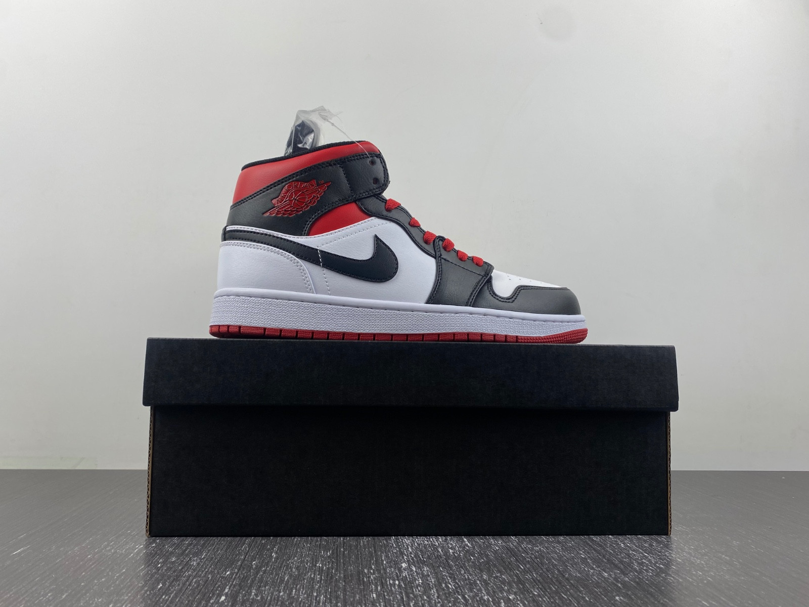 air jordan 1 mid 