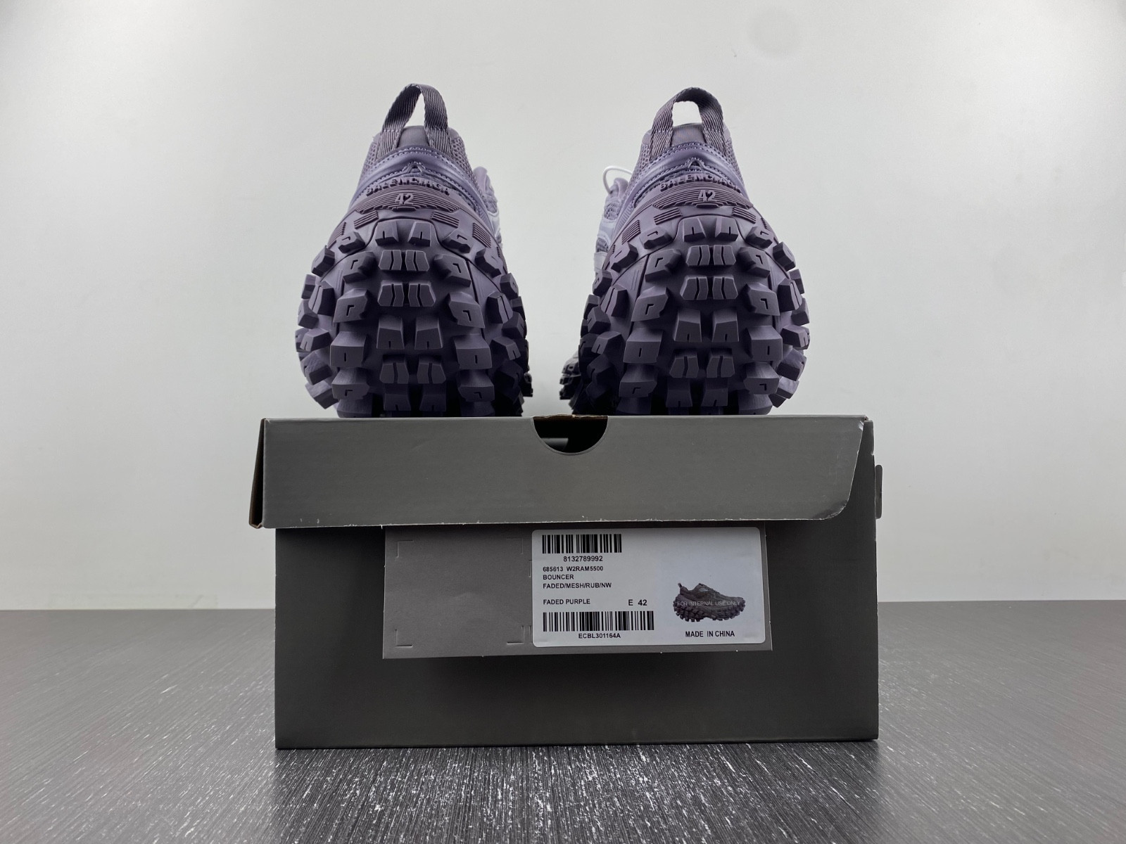 Ba*len*cia*ga defender sneaker