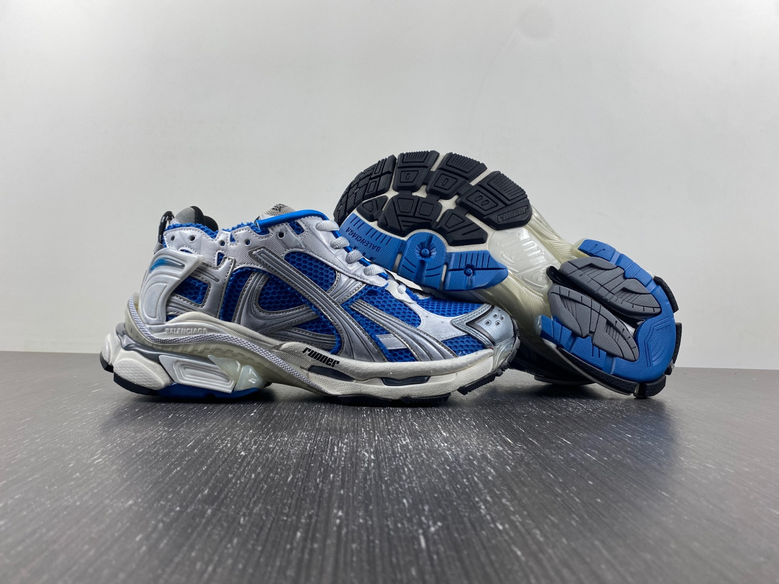 Ba*len*cia*ga runner sneaker