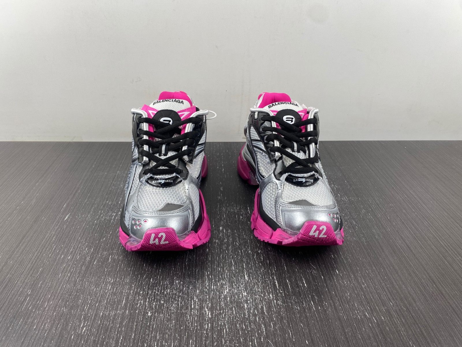 Ba*len*cia*ga 7.0 runner sneaker