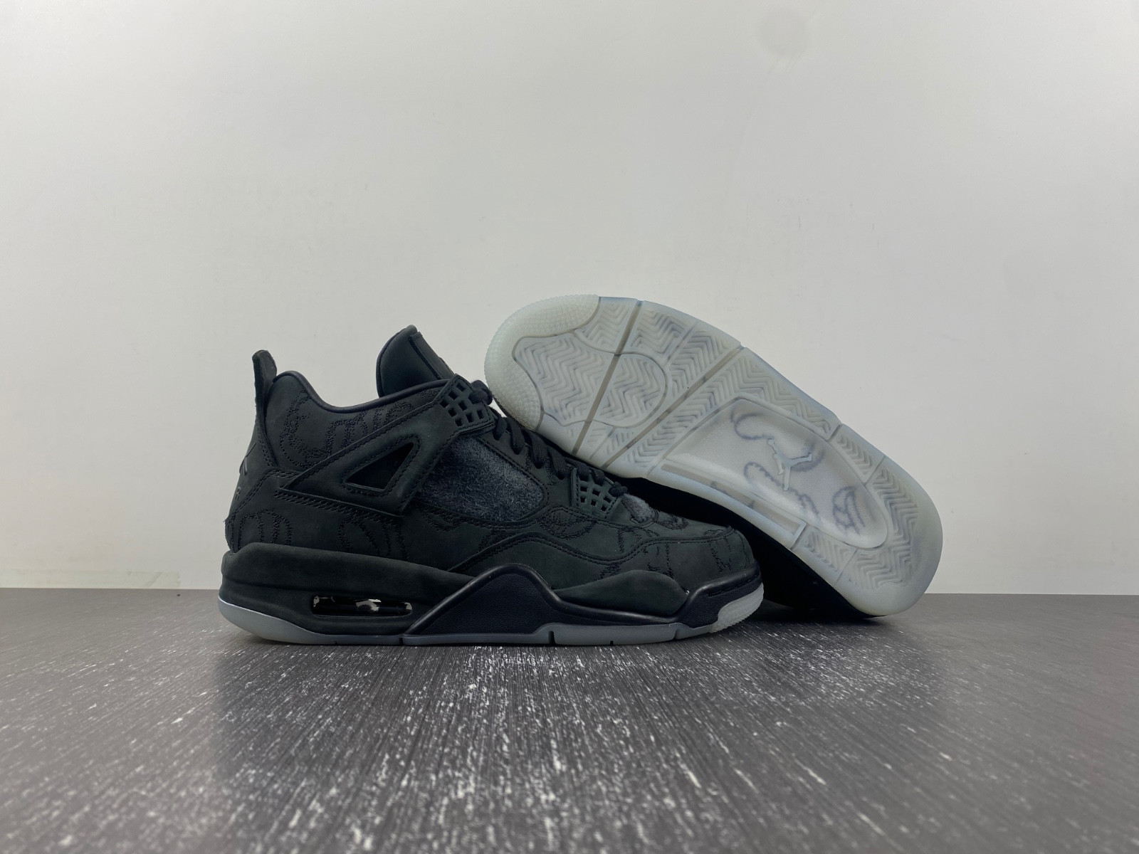 kaws x air jordan 4 retro 