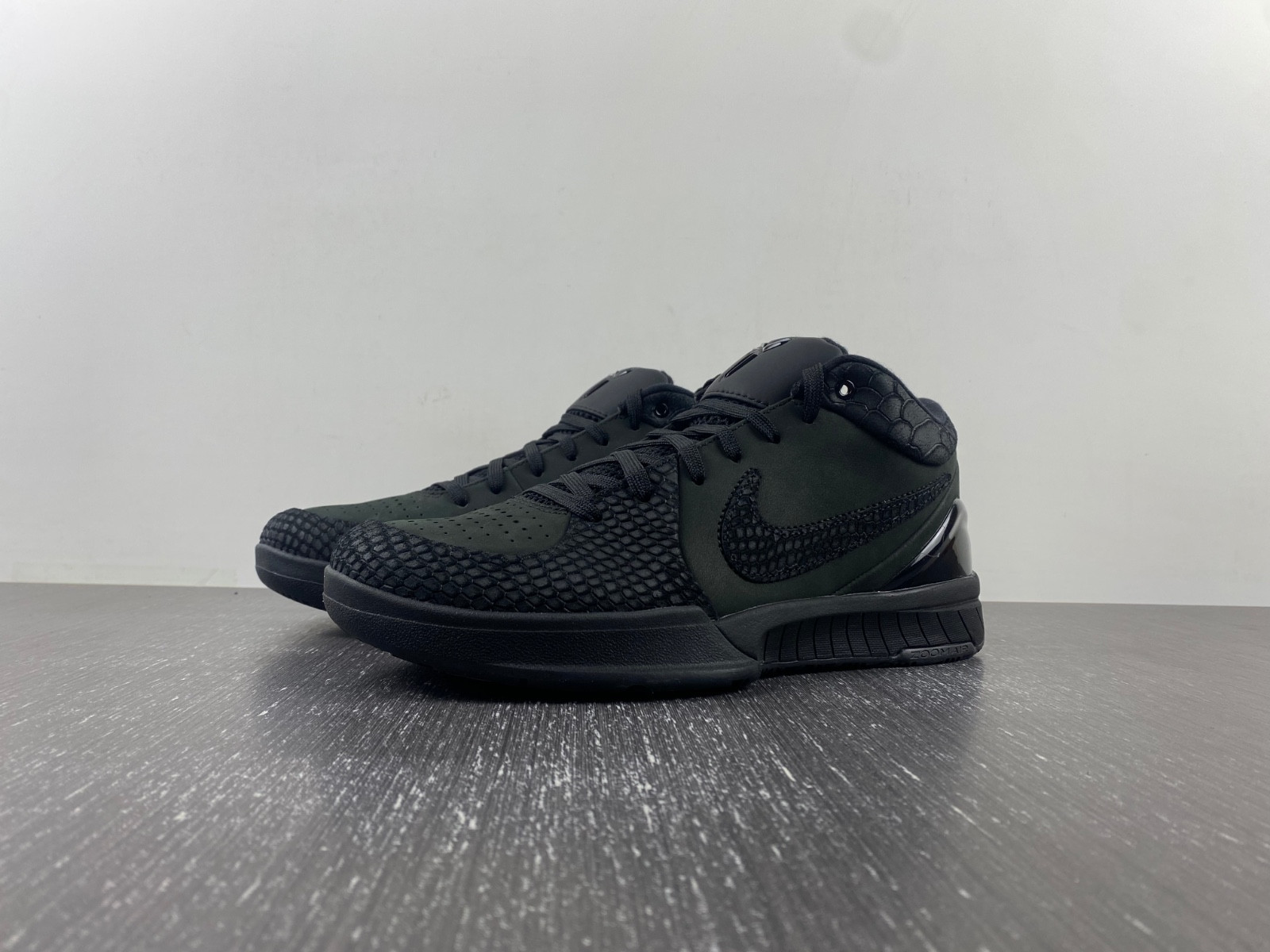 nike kobe 4 protro black university gold fq3544-001