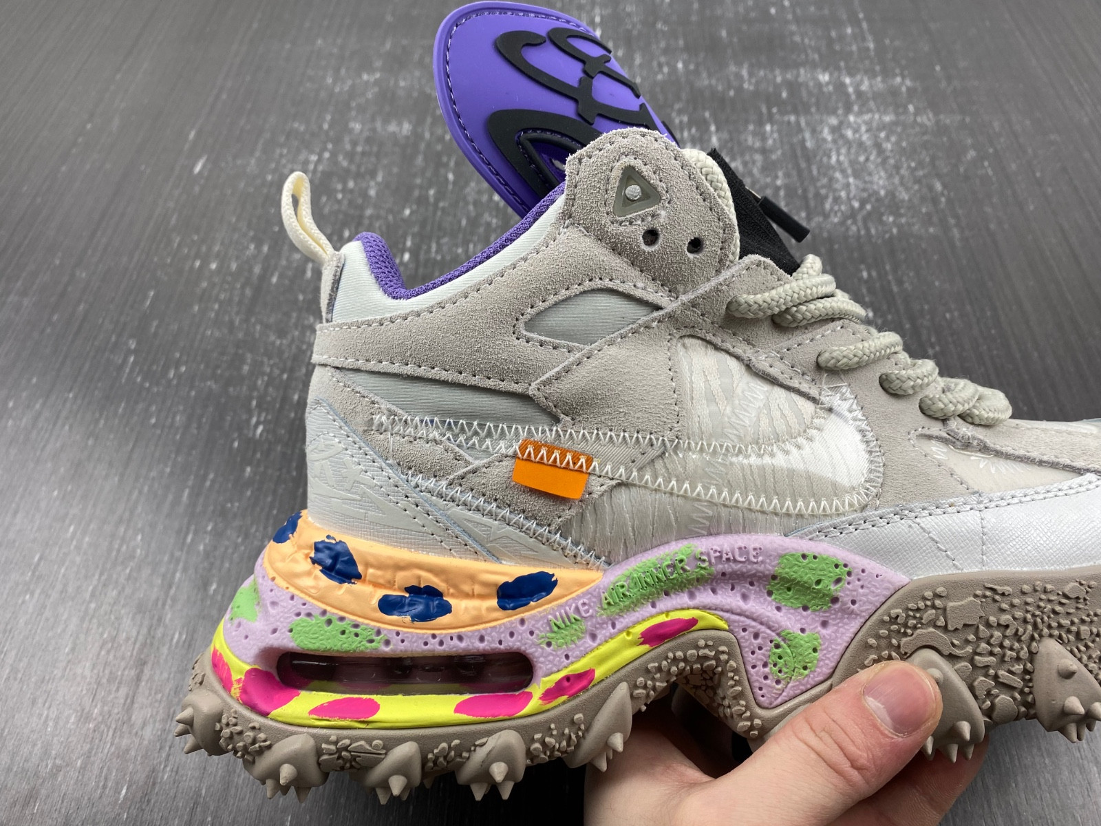 nike off white x air terra forma