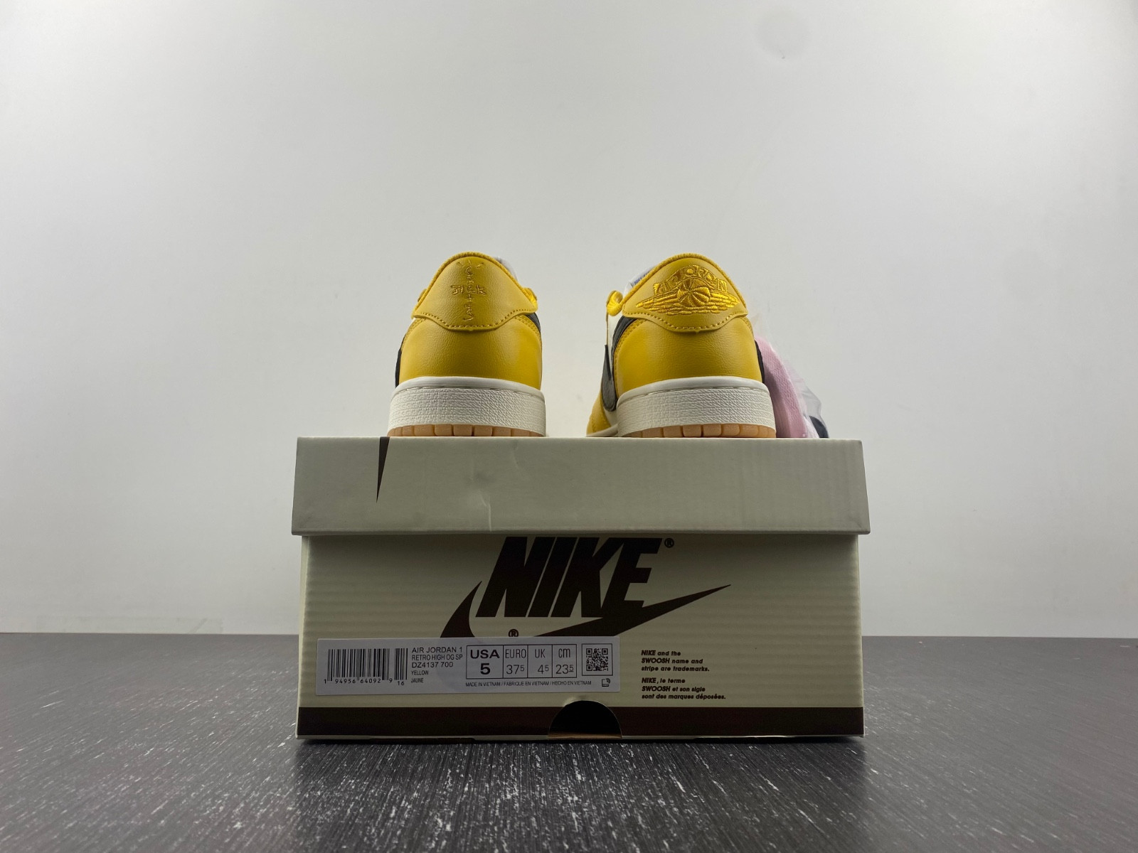travis scott air jordan 1 low og canary dz4137-700