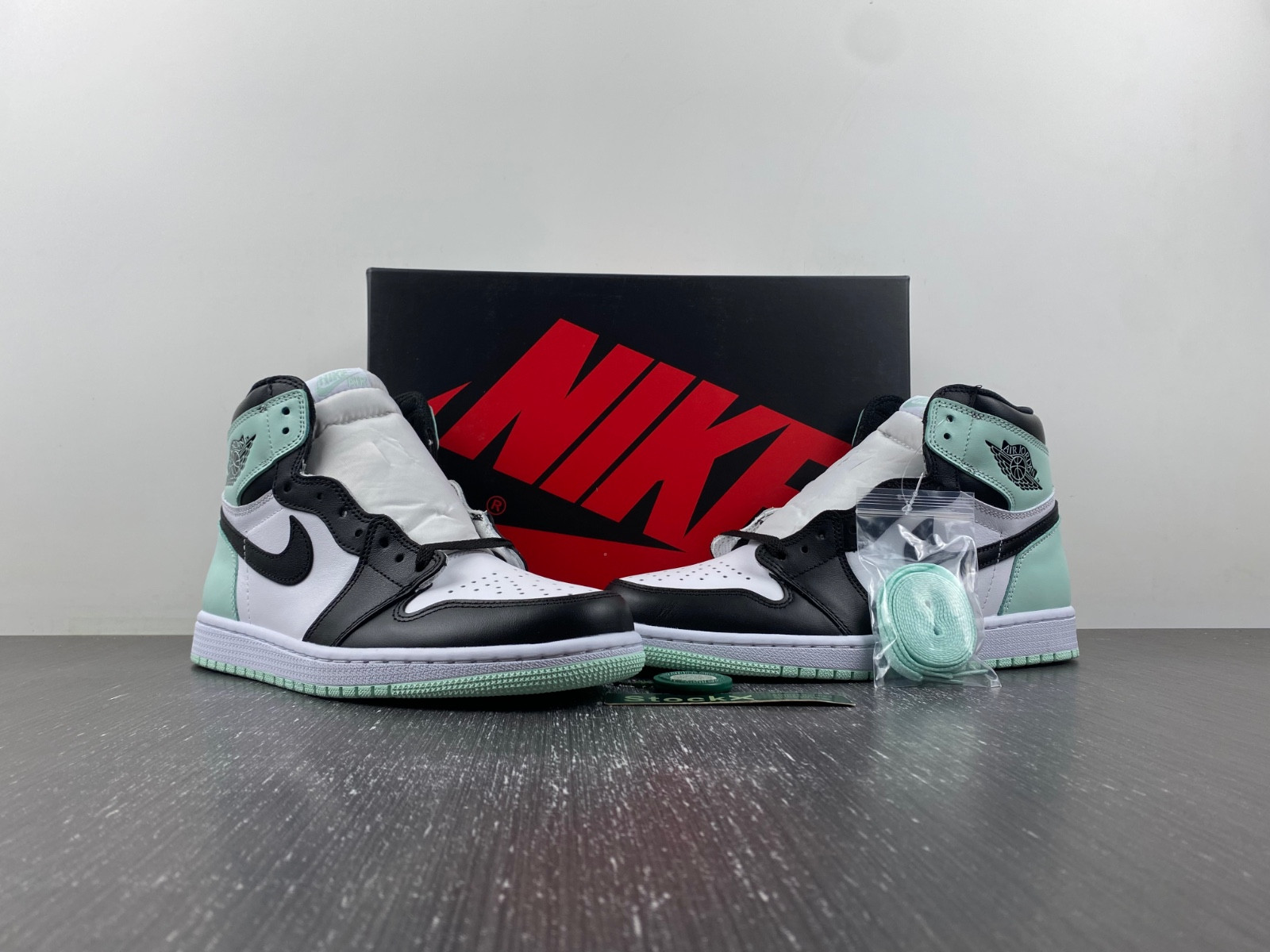 air jordan 1 retro high igloo 861428-100