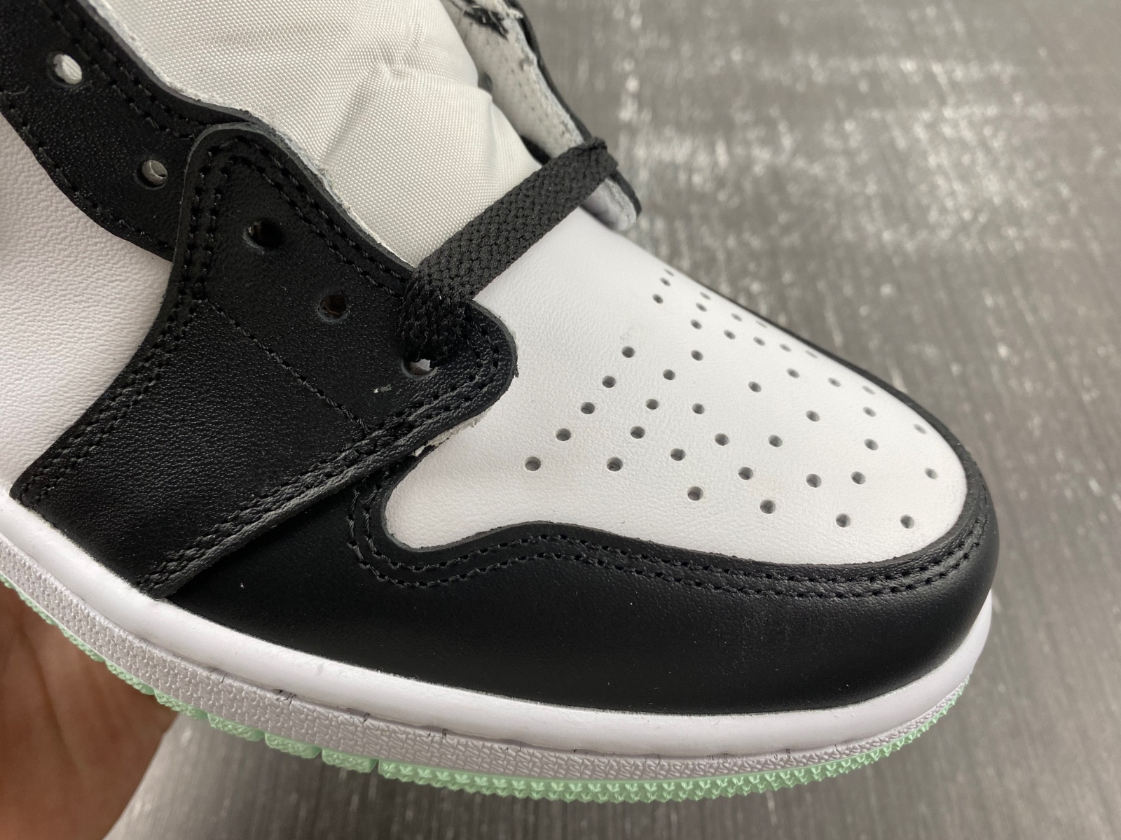 air jordan 1 retro high igloo 861428-100