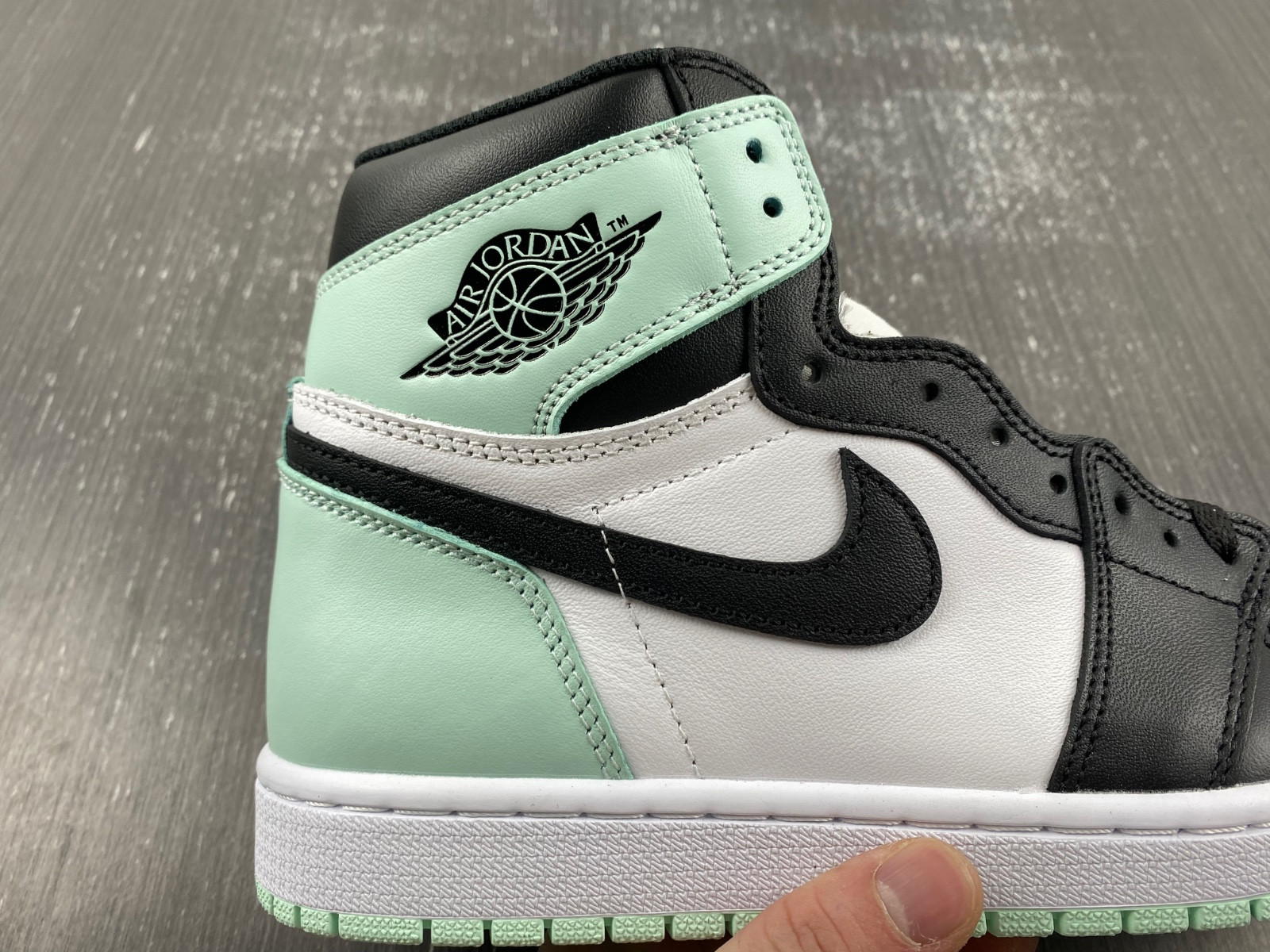 air jordan 1 retro high igloo 861428-100