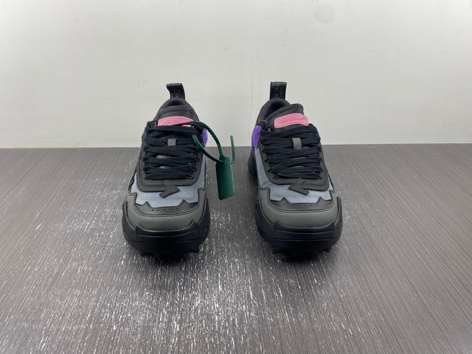 owt 19fw odsy-1000 sneakers