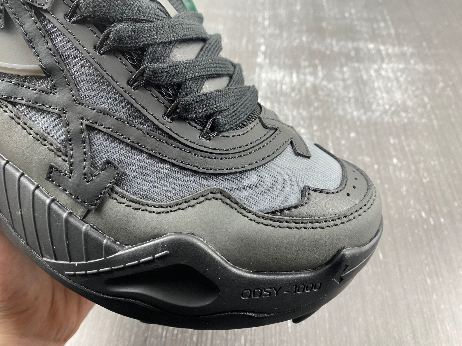 owt 19fw odsy-1000 sneakers