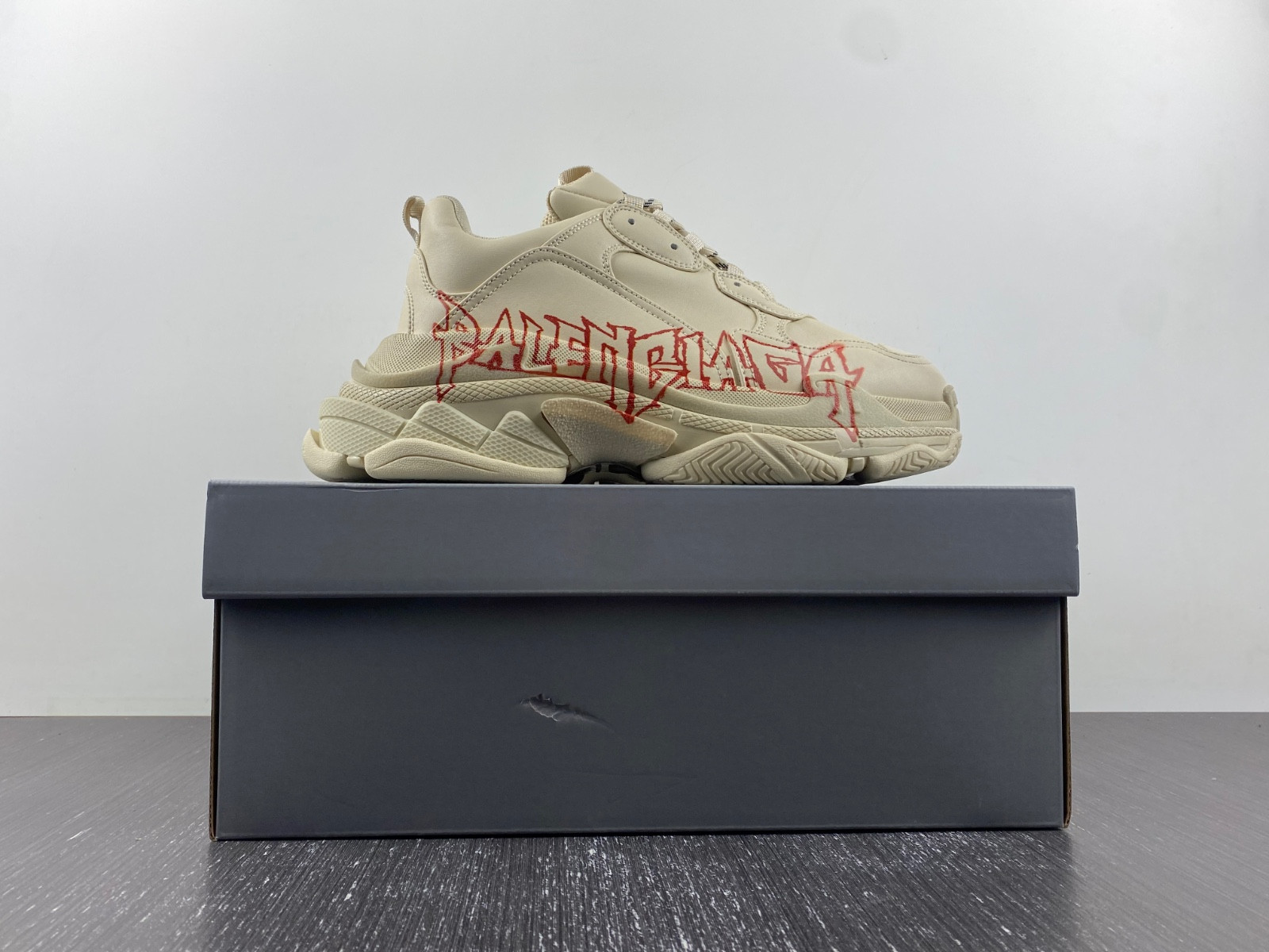 Ba*len*cia*ga triple s