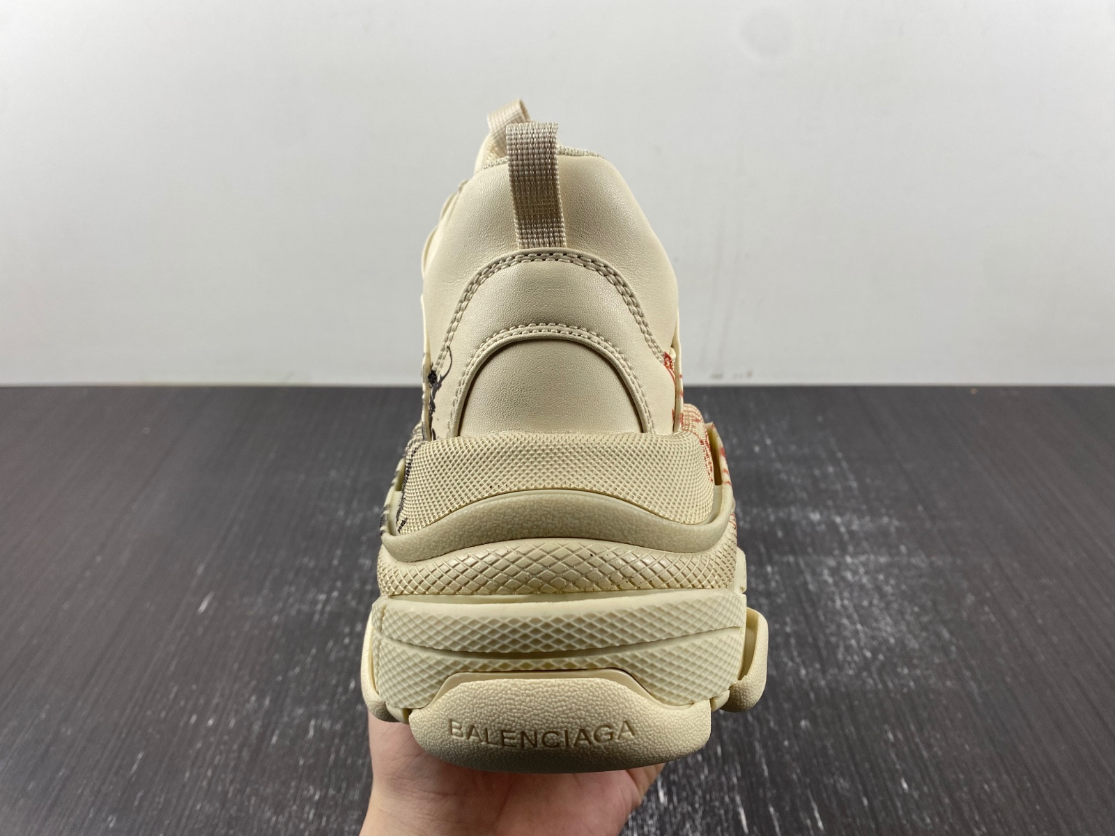 Ba*len*cia*ga triple s