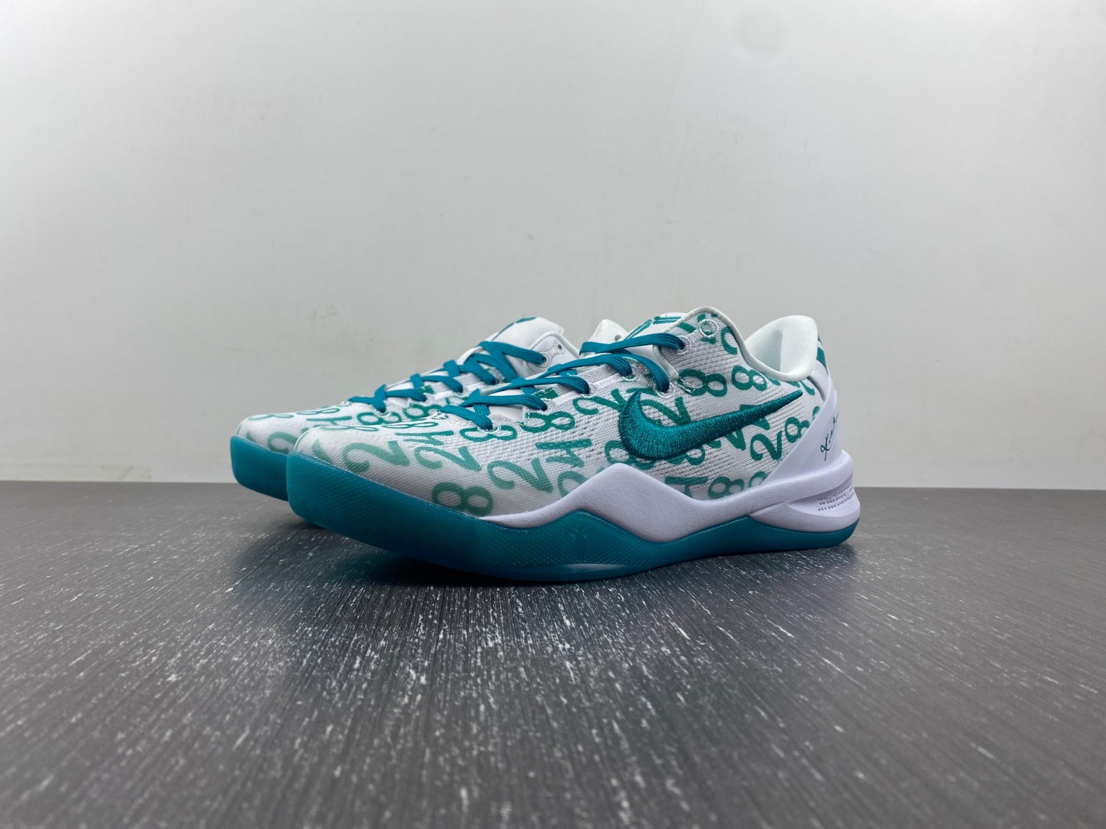 nike kobe 8 "radiant emerald fq3549-101