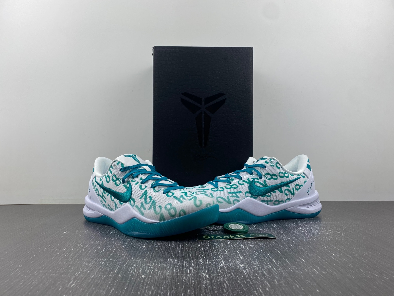 nike kobe 8 "radiant emerald fq3549-101