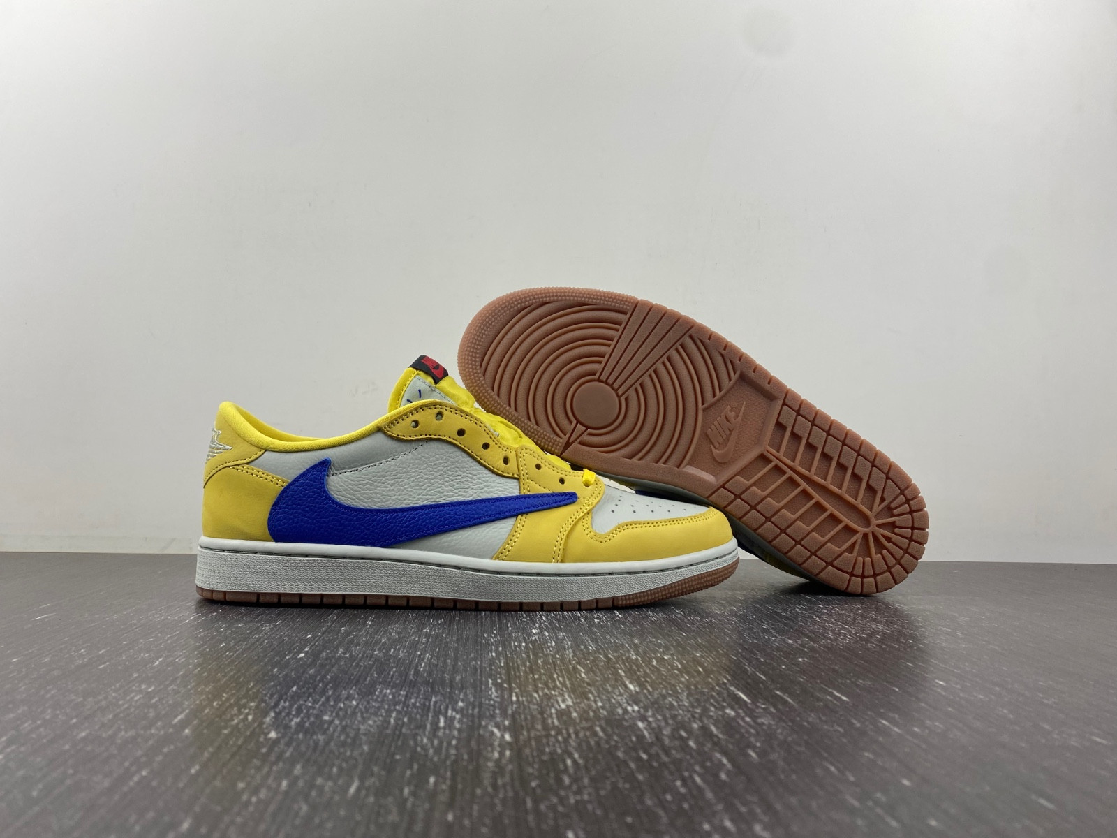 travis scott air jordan 1 low og canary dz4137-700