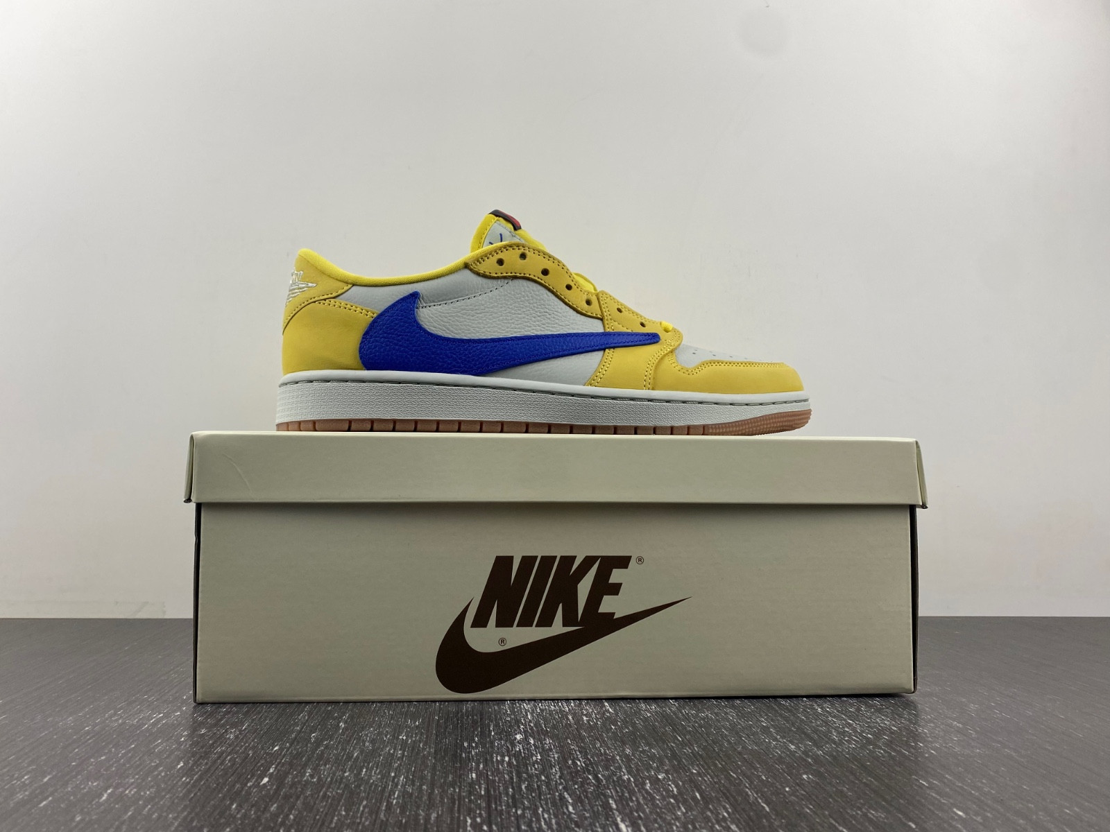 travis scott air jordan 1 low og canary dz4137-700