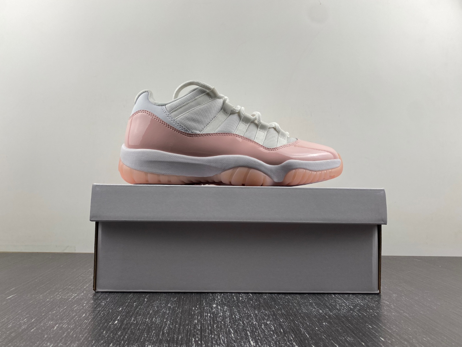 air jordan 11 low legend pink ah7860-160