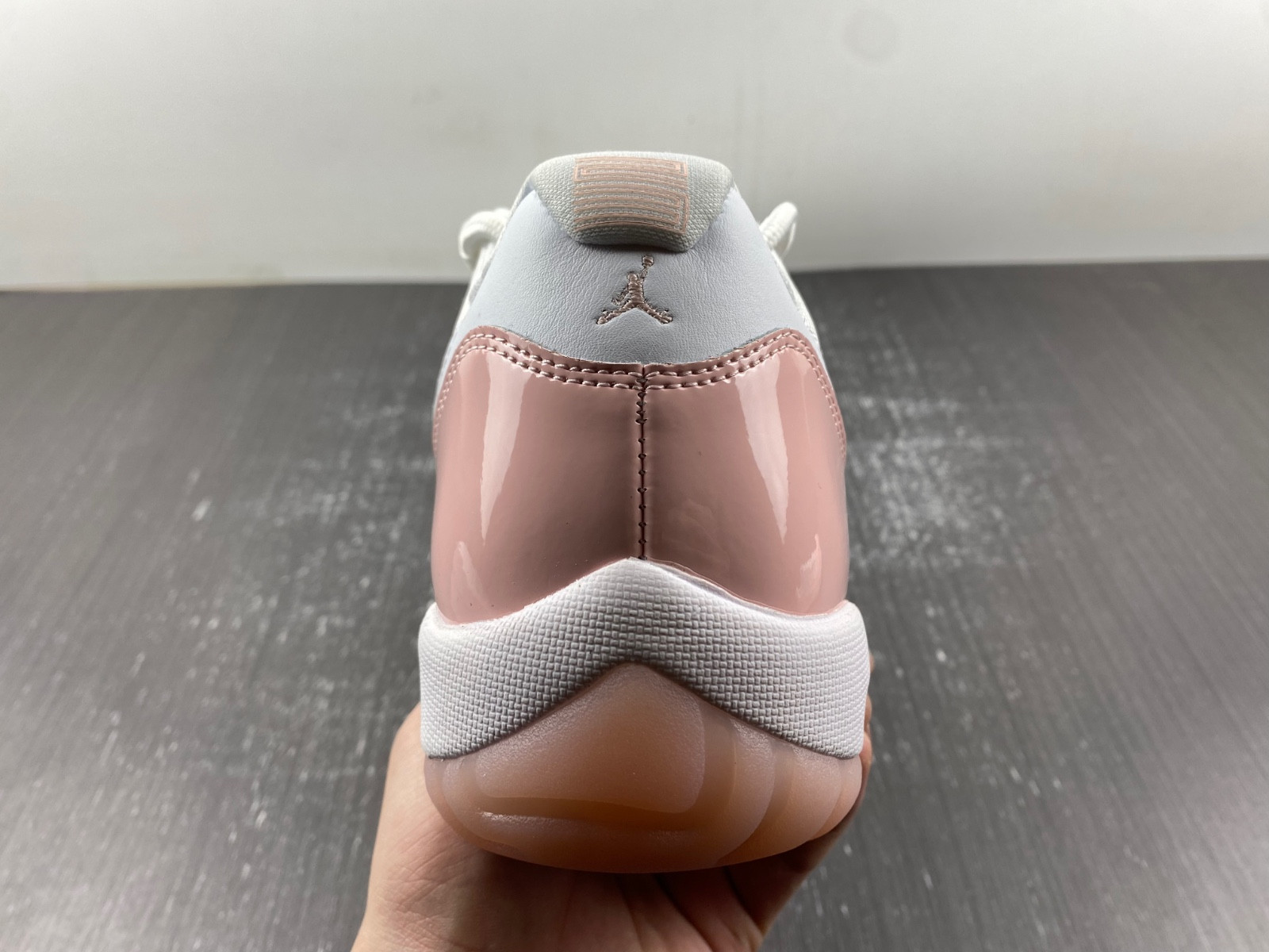 air jordan 11 low legend pink ah7860-160
