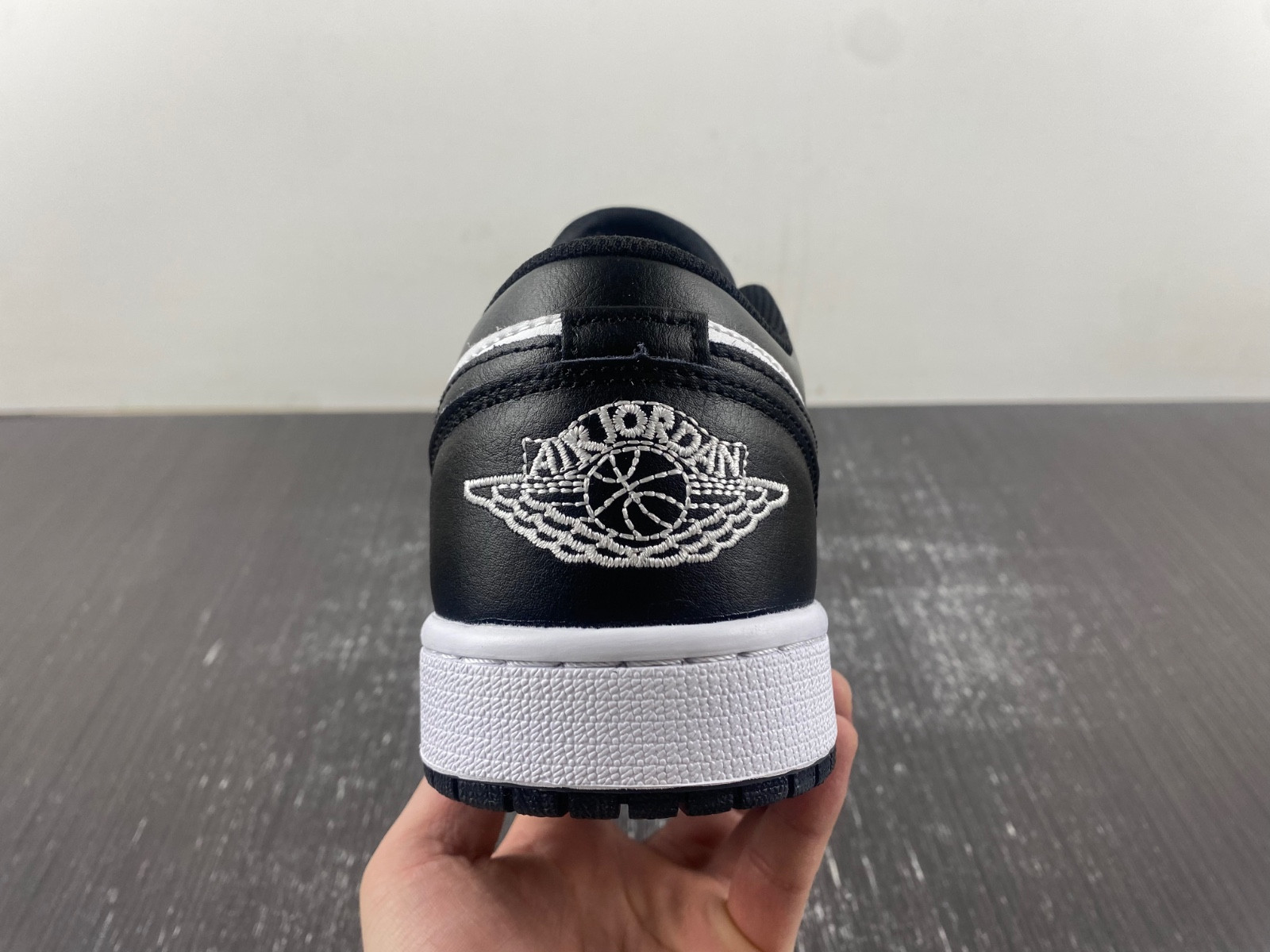jordan 1 low white black men
