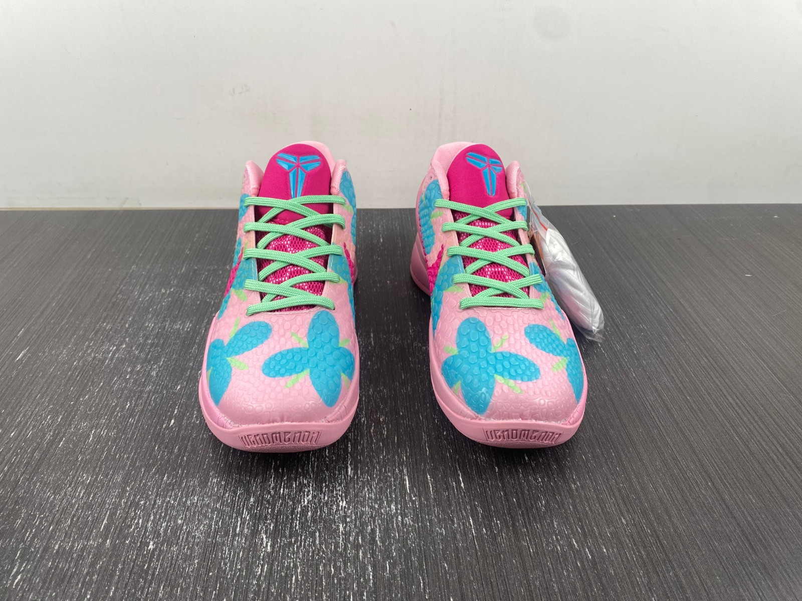 nike kobe zoom zk6 cm2190-621