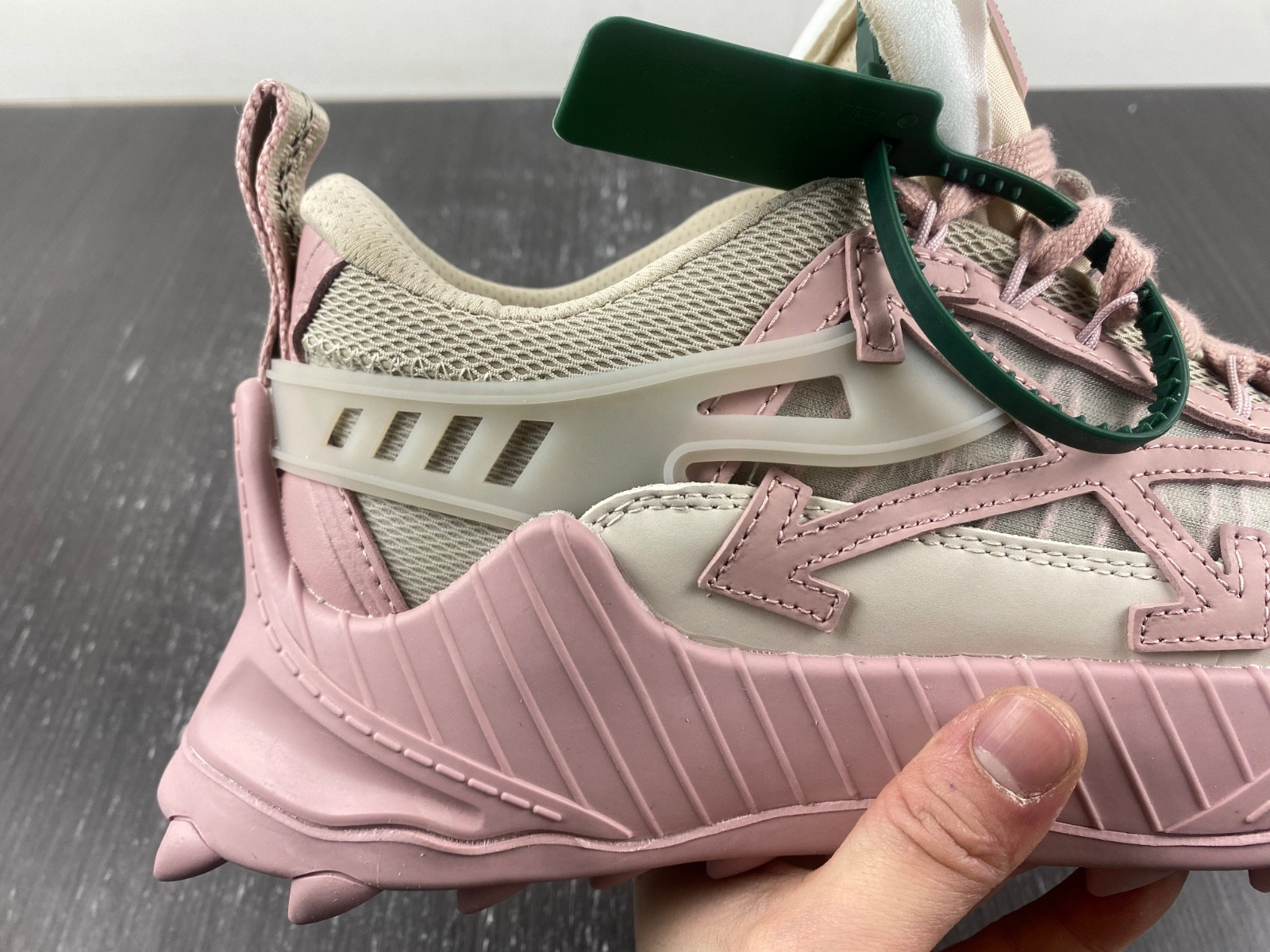 owt 19fw odsy-1000 sneakers