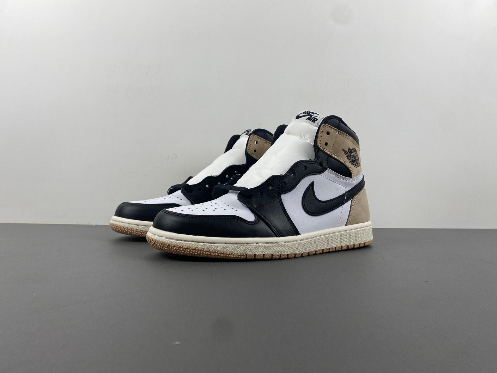 air jordan 1 high og wmns "latte" fd2596-021