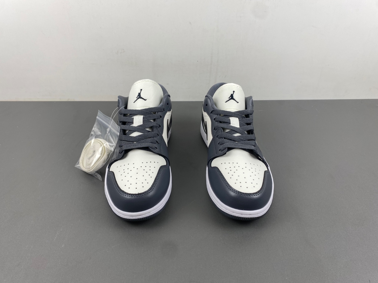 jordan 1 low dark grey (women